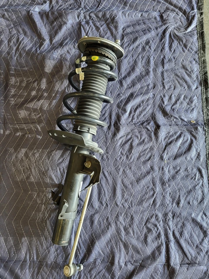 Land Rover Discovery Sport 2019 2,0 L AWD suspensión delantera izquierda rodilla usado OEM Foto 2 de 4