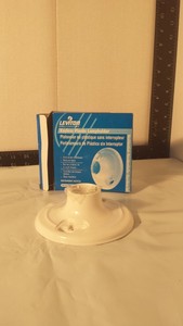Light Socket 49875 Leviton Porcelain Ceiling Wall Lamp Keyless