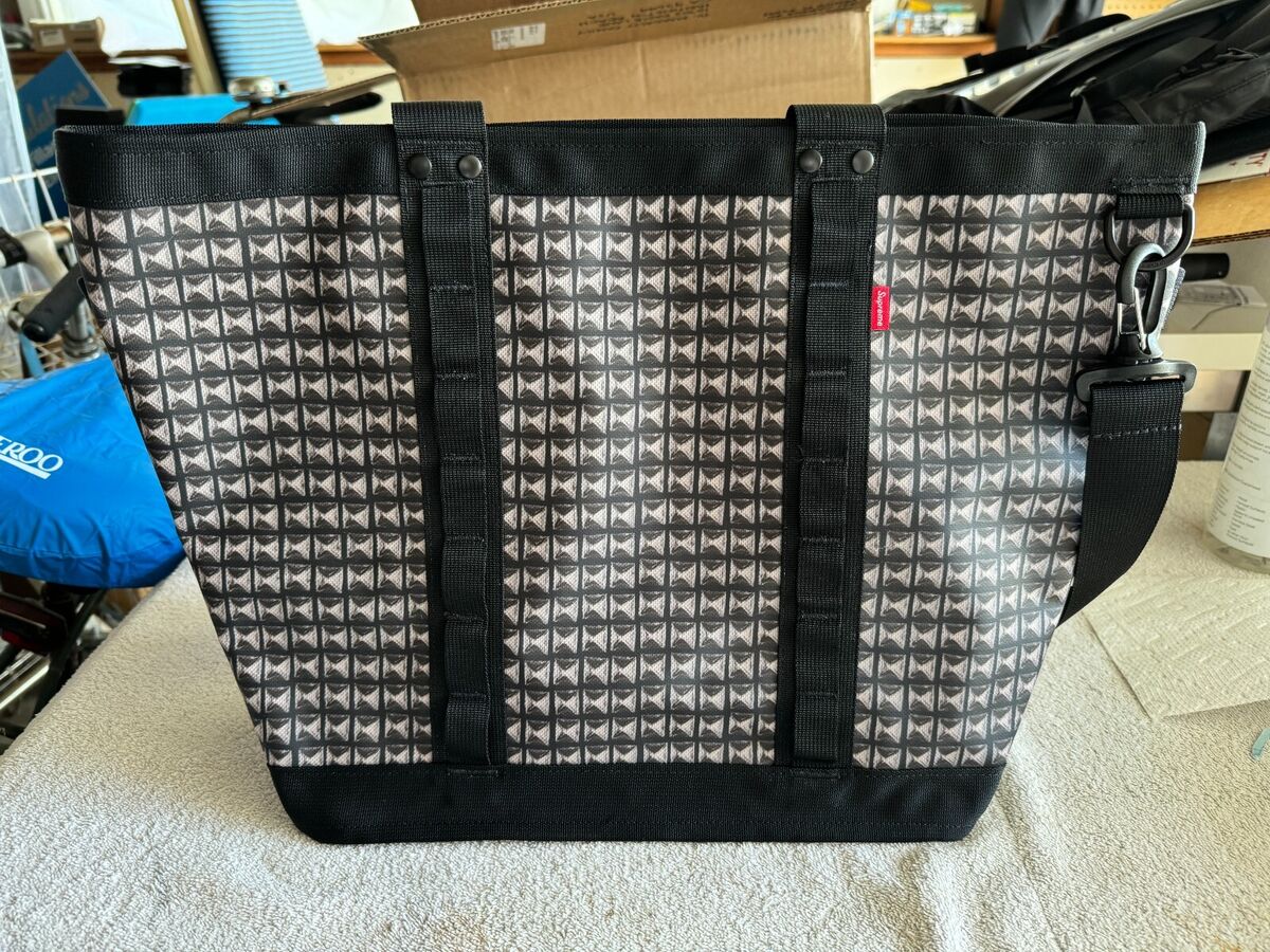 Supreme x The North Face Studded Explore Utility Tote Bag Supreme x The North Face Studded Explore Utility Tote Bag