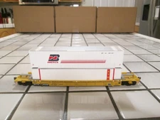 DTTX CONTAINER CAR WITH CONTAINERS HO SCALE