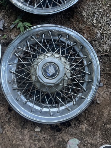 1980s Buick Regal Wire type 1 Hubcap with center wheel Lot Of 4 - Picture 3 of 17
