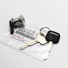 69058-35140 GENUINE OEM TOYOTA TACOMA 1995 – 2004 FUEL DOOR LOCK CYLINDER & KEYS