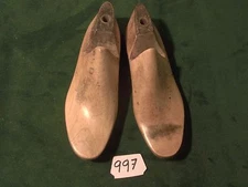 VINTAGE PAIR 8-1/2 D  632 Shoe Factory Industrial Last Mold  #997