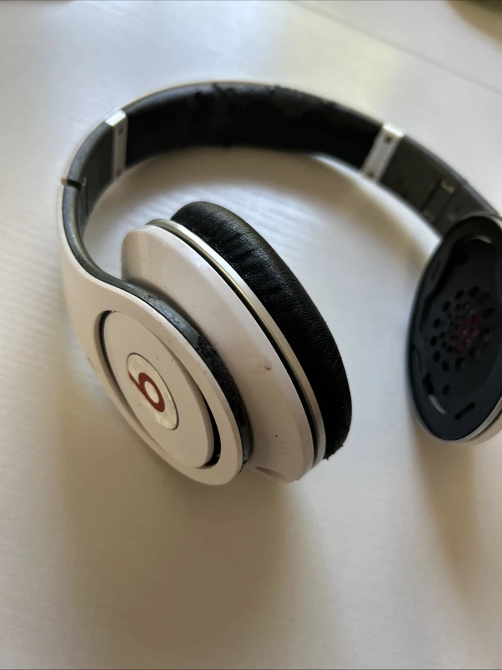 Auriculares Beats by Dr. Dre Studio con cable Monster Over The Ear blancos PARA REPUESTOS Foto 4 de 4
