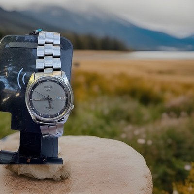 Seiko 5 Automatic Vintage Bullseye 7019-8180 1980's | eBay