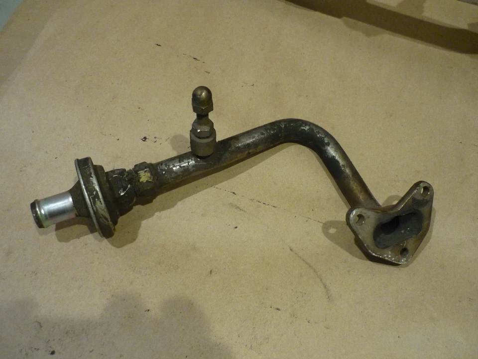 Ferrari 512M-TR- Tubo de inyección de aire derecho con válvula de retención- P/N 149298 Foto 4 de 4