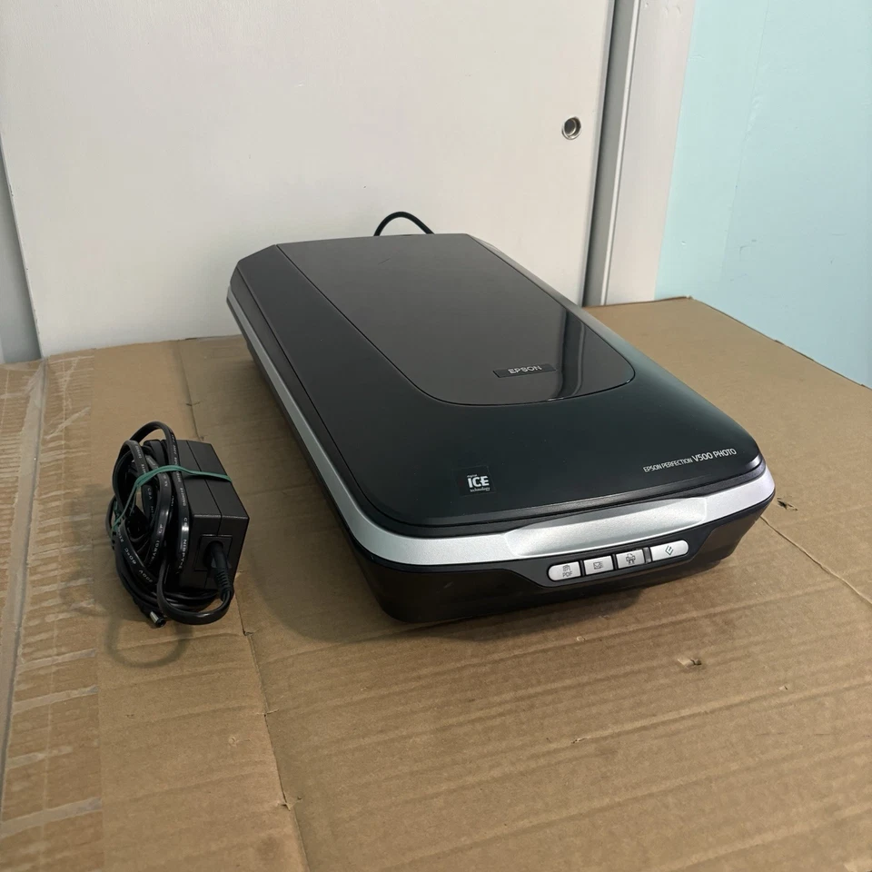 Epson Perfection V500 Photo Scanner with AC Adaptor/Power Supply - Image 2 of 4
