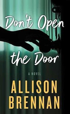 Don't Open the Door (Center Point Platinum Mystery (Large Print)) by Brennan, A