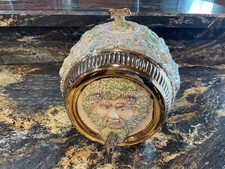 BOTTE DI VINO CAPODIMONTE. Decanter per vino/liquore Capodimonte, con spicket