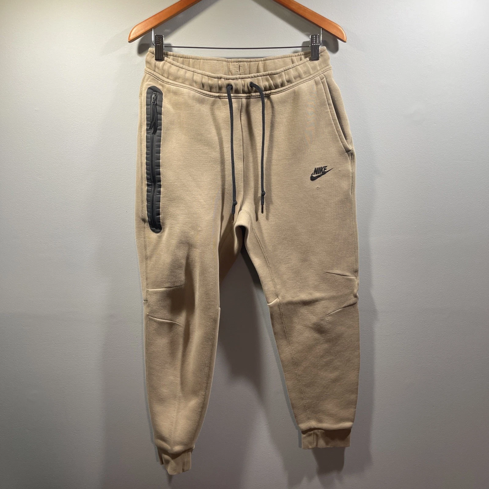 Nike Tech Fleece Joggers Mens Medium Khaki Beige Tan Pants FB8002-247