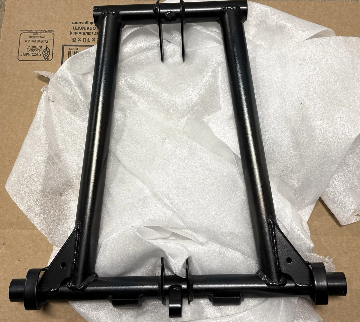 Yamaha OEM Arm Pivot 8ET-47331-01 photo 2