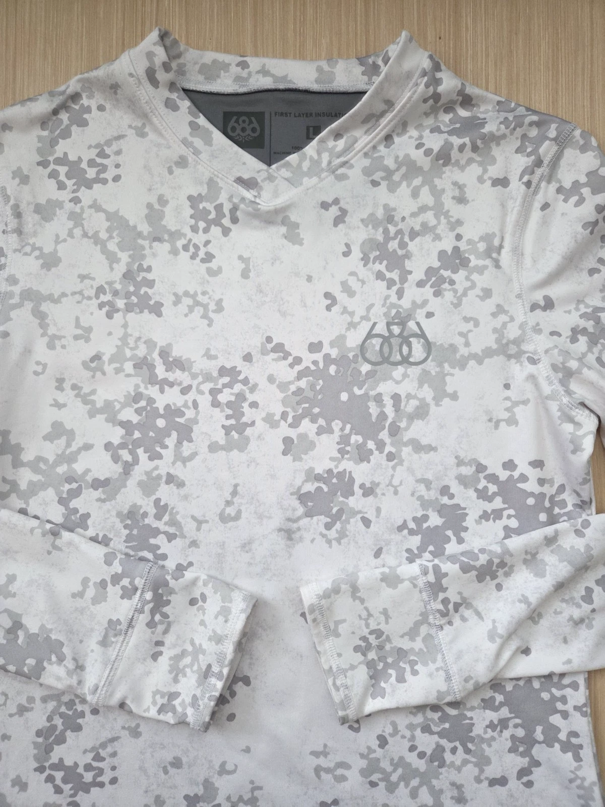 686 Women's Therma Base Layer Top Long Sleeve Shirt White Desert Camo Large