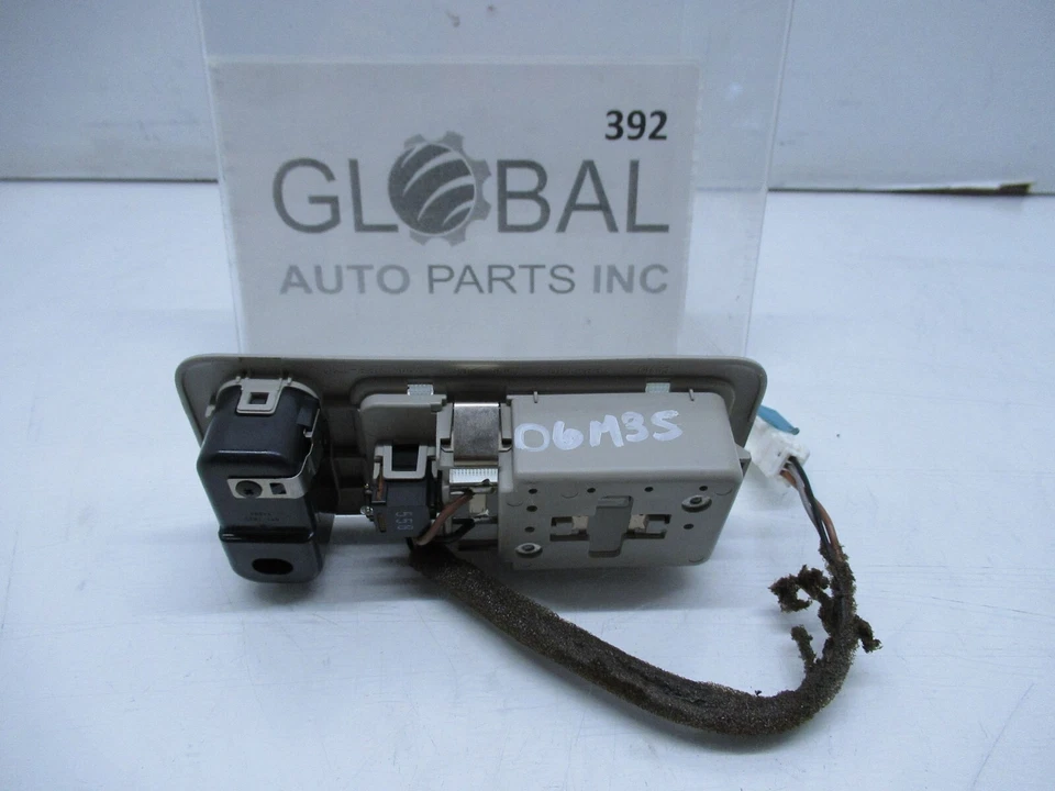 06-10 INFINITI M45 M35 LUZ TECHO LADO PASAJERO TRASERO DERECHO OEM Foto 2 de 4