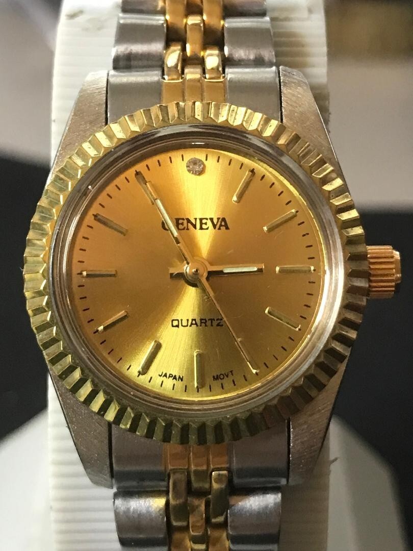 Geneva Ladies 25mm Gold Dial Fluted Bezel Quartz Watch-New Battery