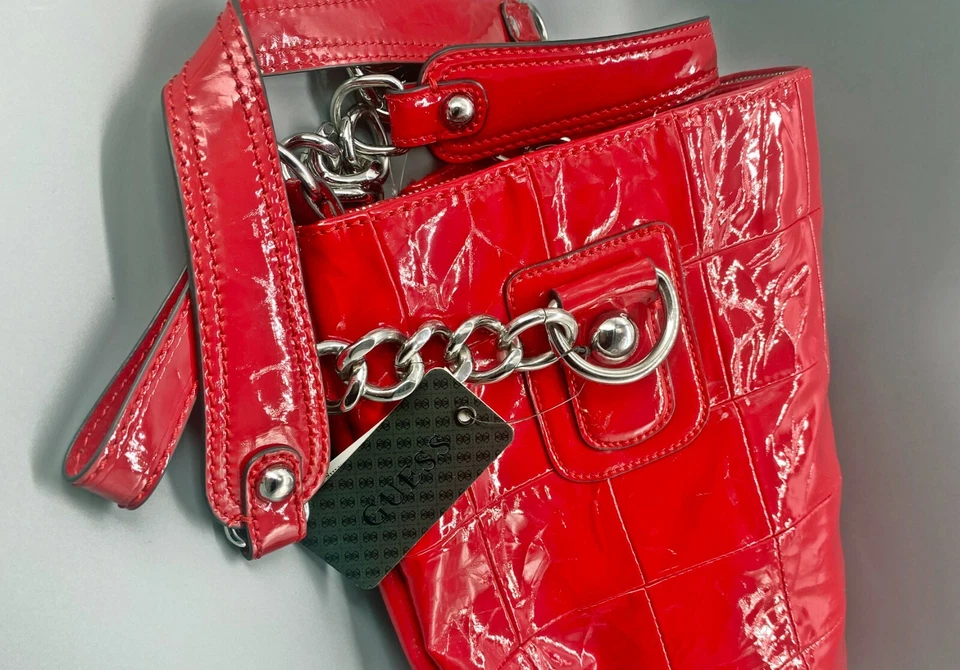 Bolso de Hombro GUESS Bastille PM Rojo Lannex Foto 4 de 4