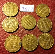 DATE-RUN OF 8 ELIZABETH II BRASS THREEPENCES 1953-1960 - JOB LOT 7697