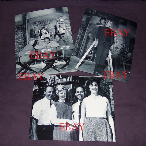 The Munsters behind/scenes photo Lot makeup hair Yvonne DeCarlo Fred Gwynne TV