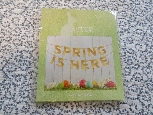 Striscione pasquale lettere oro ~ primavera è qui ~ lettere sono 4 5/8" x 5" ~ nuovo - Foto 1 di 2