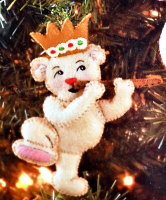 Bucilla Mary Engelbreit CHRISTMAS COLLECTION Felt Appliqué