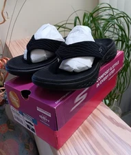 Skechers Women's On-The-Go 600-Sunny Flip Flops Black Sandals Shoes Size 7 -NIB!