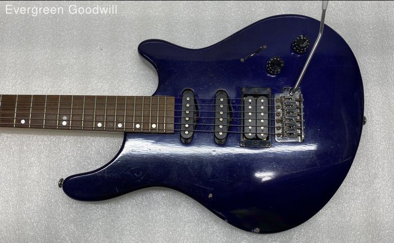 Washburn Maverick Pro Model BT-4/DB Dual Cutaway Stratocaster Electric Guitar