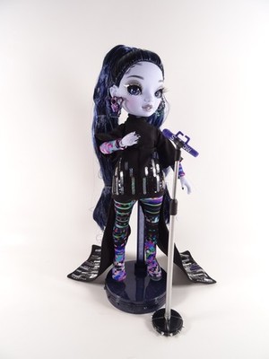 Rainbow Shadow High Fashion Doll Reina Glitch Crowne + Puppenständer MGA (22069)
