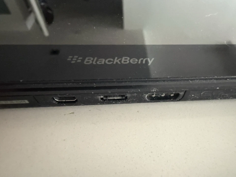 Tablet Blackberry Playbook 16GB, Wi-Fi, Pantalla de 7", Probada Funcionando Foto 3 de 4