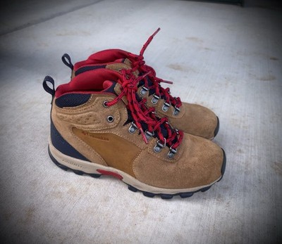 Columbia Women s Newton Ridge Suede Boots Sz 6