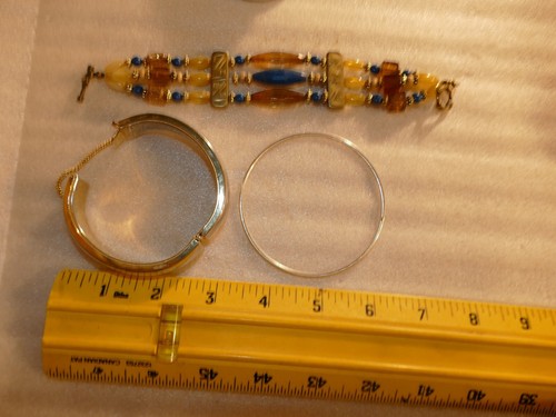 Costume Jewelry Bracelet Lot black White beaded spiral wrap, Metal and Plastic - Picture 7 of 21