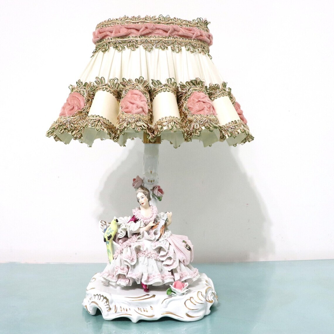 DRESDEN Lamp Vintage LACE Table TOP Mantel FIGURINE 1960s