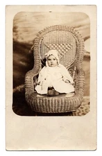 RPPC POSTCARD CIRCA 1910s CUTE BABY GIRL SITTING IN FANCY CHAIR UNPOSTED
