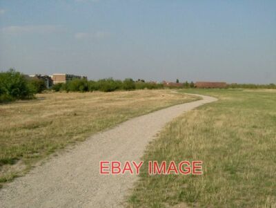 FOTO DIE LONDONER SCHLEIFE EIN NEUER FUSSWEG TEIL DER LONDONER SCHLEIFE SÜDLICH VON TH