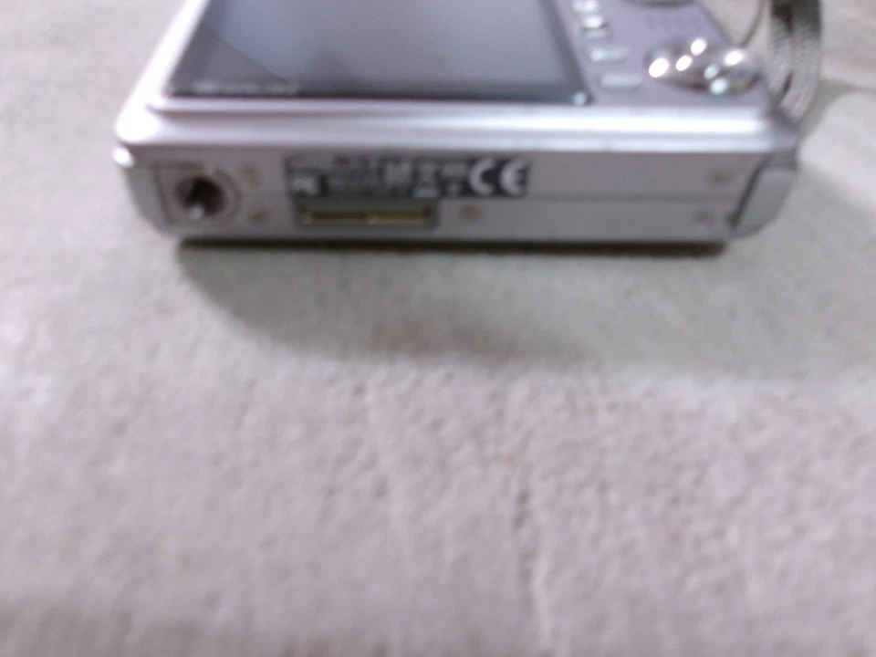 CASIO EXILIM EX - V8 8.1 MP DIGITAL CAMERA ~ NOT TESTED - Image 4 of 4