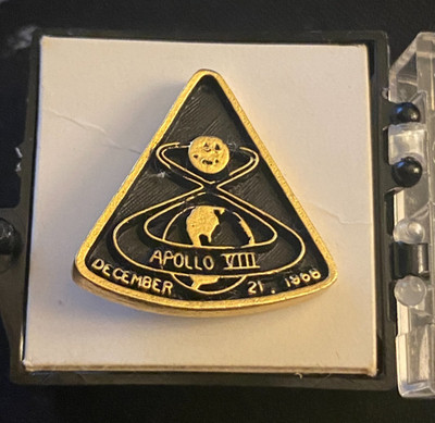 Rare Vintage 1968 Apollo VIII NASA Gold Tone Tie Tack In Case Unmarked Variant
