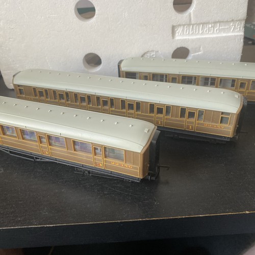 3 X hornby 00 gauge LNER teak coaches Flying Scotsman