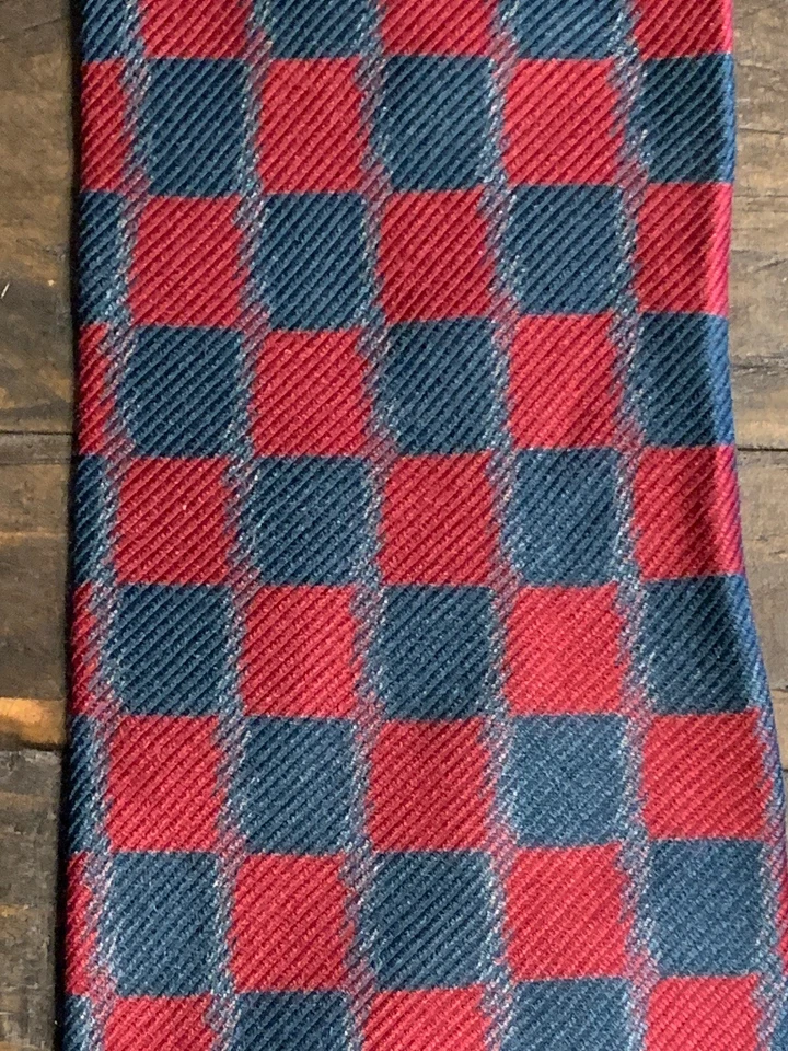 Corbata a cuadros Giorgio Armani Cravatte para hombre roja y verde azulado 100 % seda  Foto 2 de 4