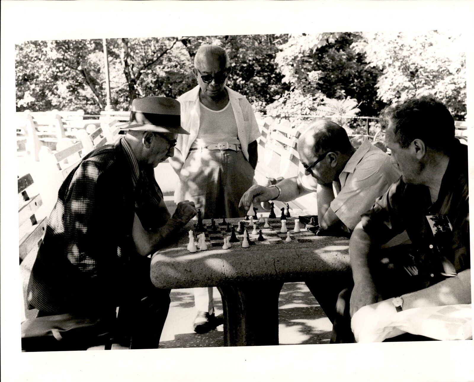 People playing chess park hi-res stock photography and images - Page 3 -  Alamy