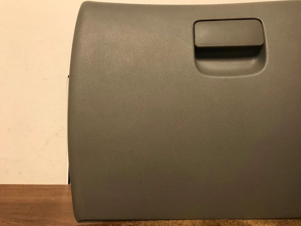 2007 KIA RONDO GLOVE BOX #K-4 OEM - Image 2 of 4