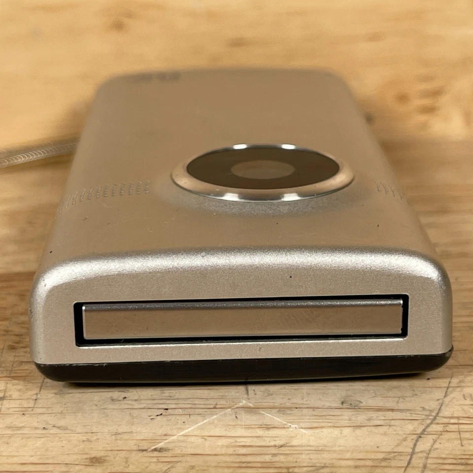 Flip Video MinoHD M2120 Pocket Camcorder Silver 2" LCD High Definition For Parts - Image 4 of 4