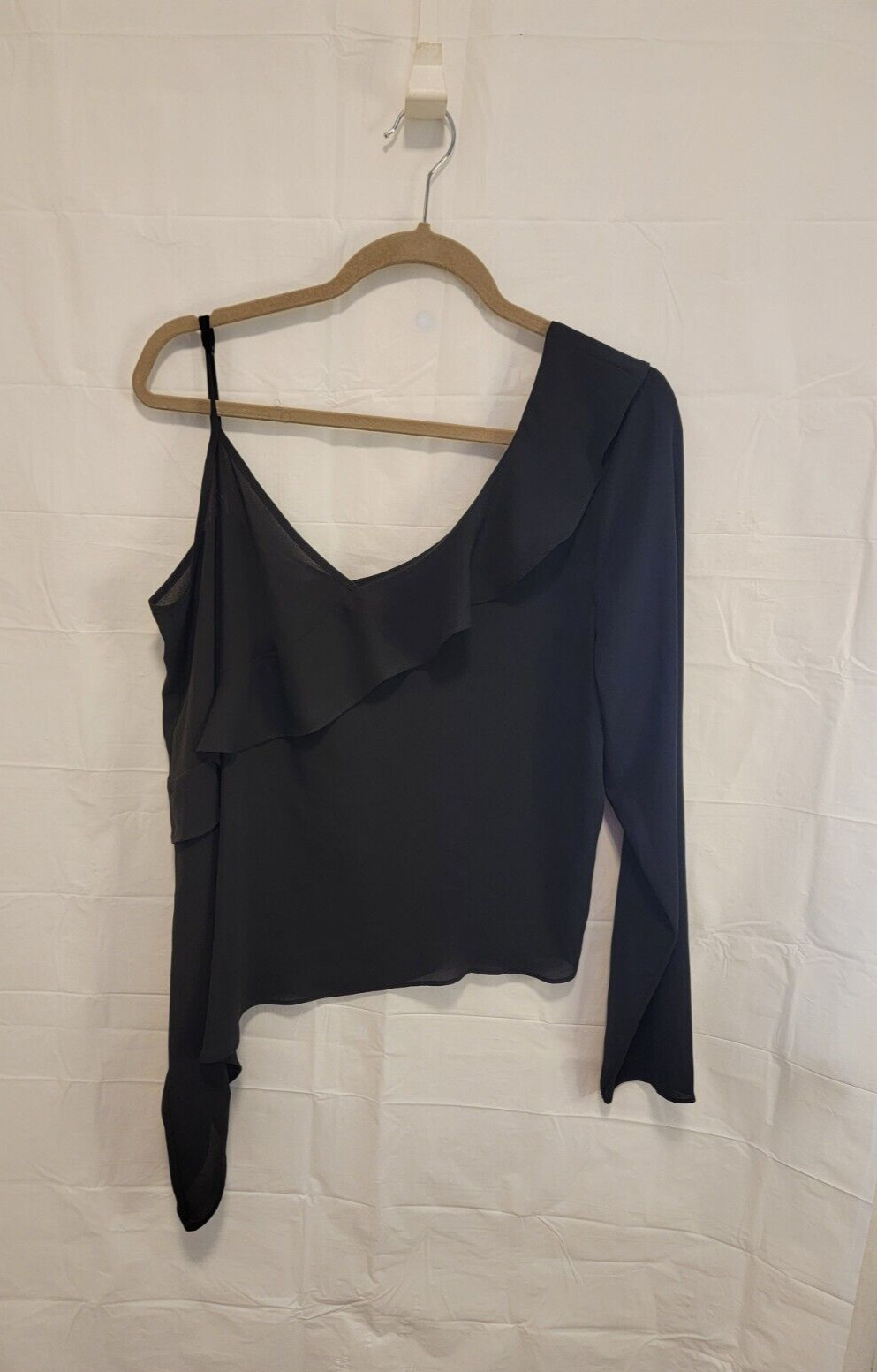 BCBGeneration Asymmetrical One Shoulder Ruffle To… - image 8