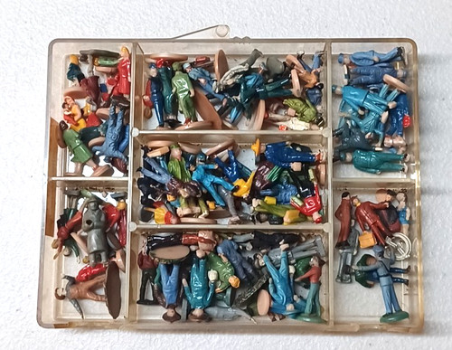Huge Lot of O Scale Vintage Plastic People Figures For Train Layout Slot Car
