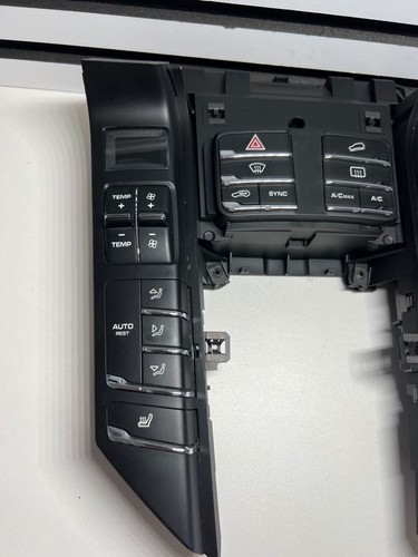 GENUINE Porsche Cayenne (92A) 2017 Climate control unit module 7P5907040CB - Picture 2 of 6