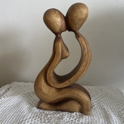 Handgeschnitzte Skulptur eines liebevollen küssenden Paares Akt Holz Ornament Figur