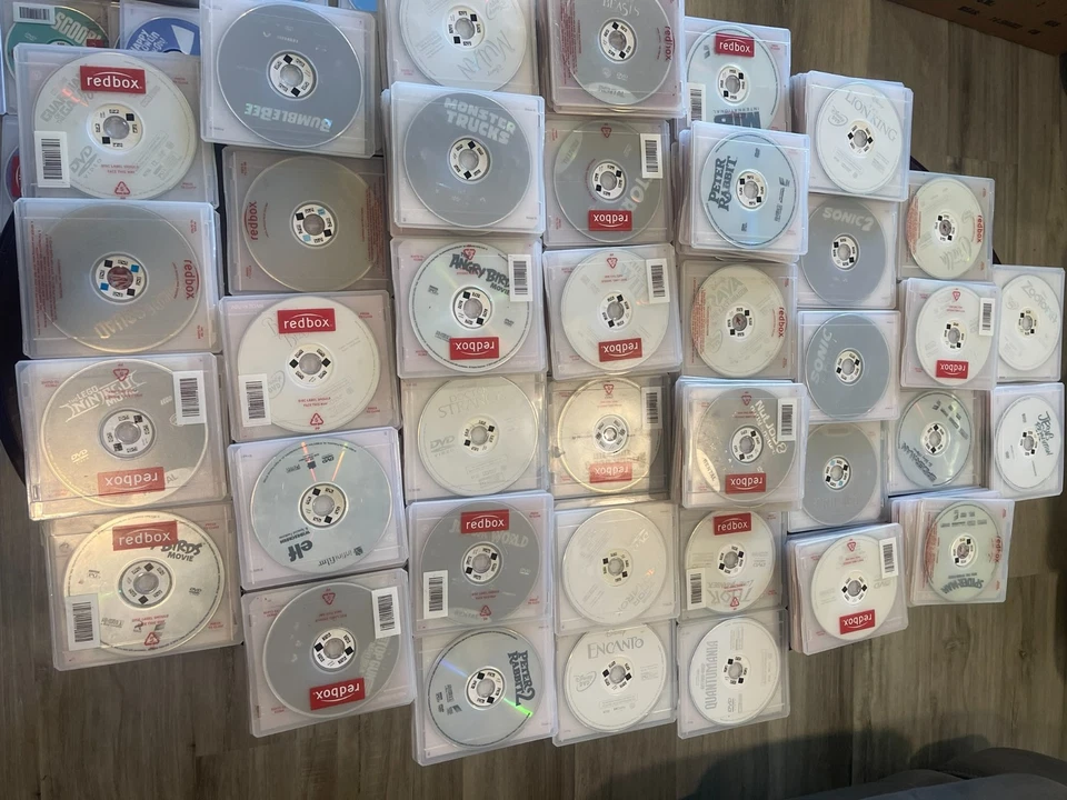 REDBOX MOVIES PICK & CHOOSE (BARBIE, SONIC, SPIDERMAN, EVERYTHING EVERYWHERE...) Foto 2 de 4