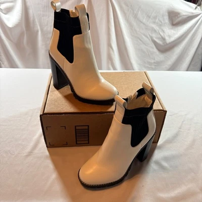 BCBGeneration Ankle Boots Womens 7 White Lug Sole Block Heel Zip Up Booties - Image 1 of 4