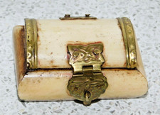 KLEINE SCHMUCKSCHATULLE KAMELKNOCHEN & MESSING SAMT GEF&Uuml;TTERT