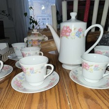 Floral Porcelain Glazed Tea Set 13pc Teapot, Lid, 5 Cups Saucers, Full Set