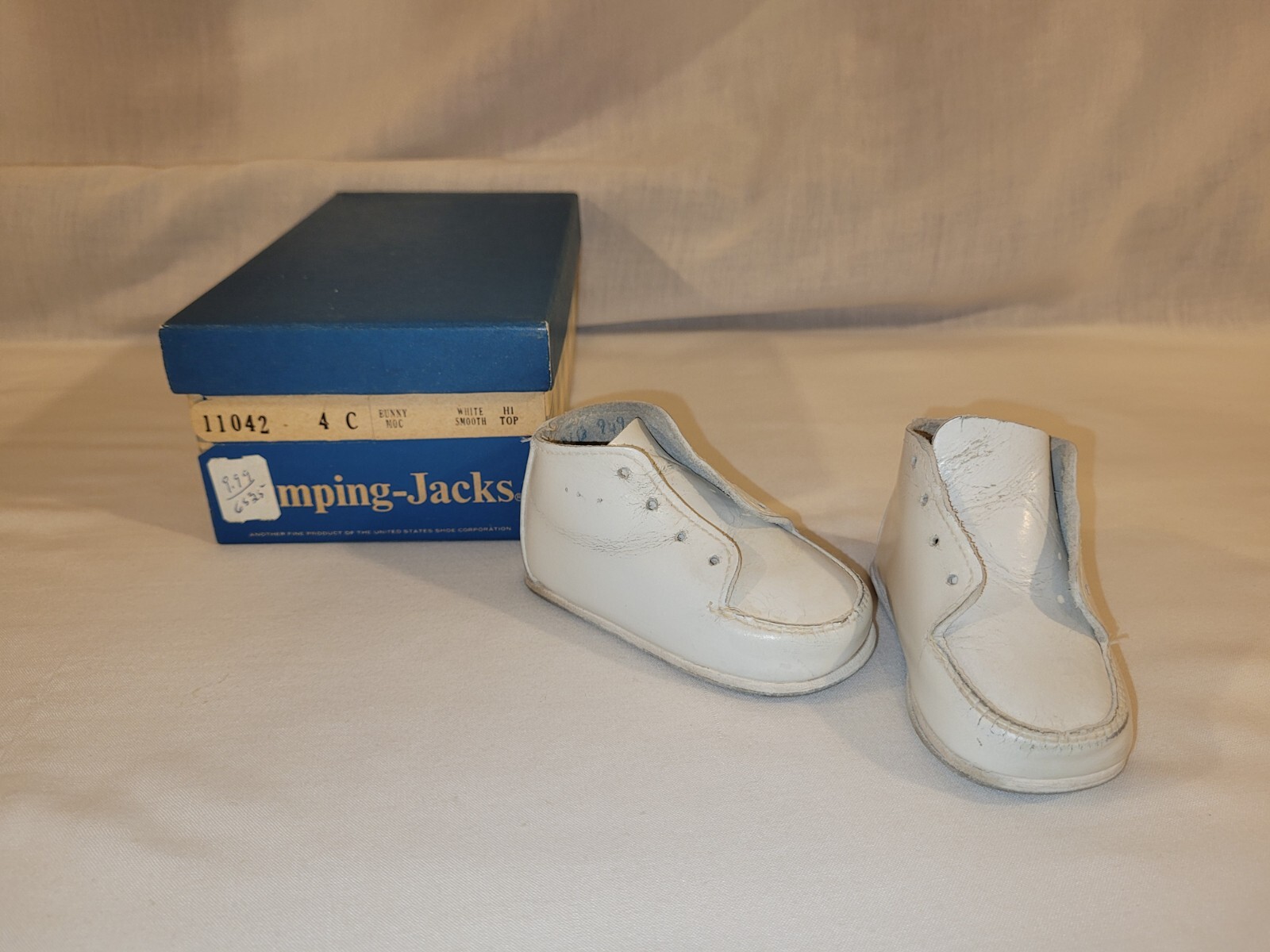 Vintage Leather Baby Shoes, with Jumping-Jacks Box