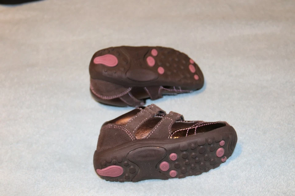 Zapato Stride Rite Darling Dora marrón talla 7,5 M en muy buen estado Foto 4 de 4