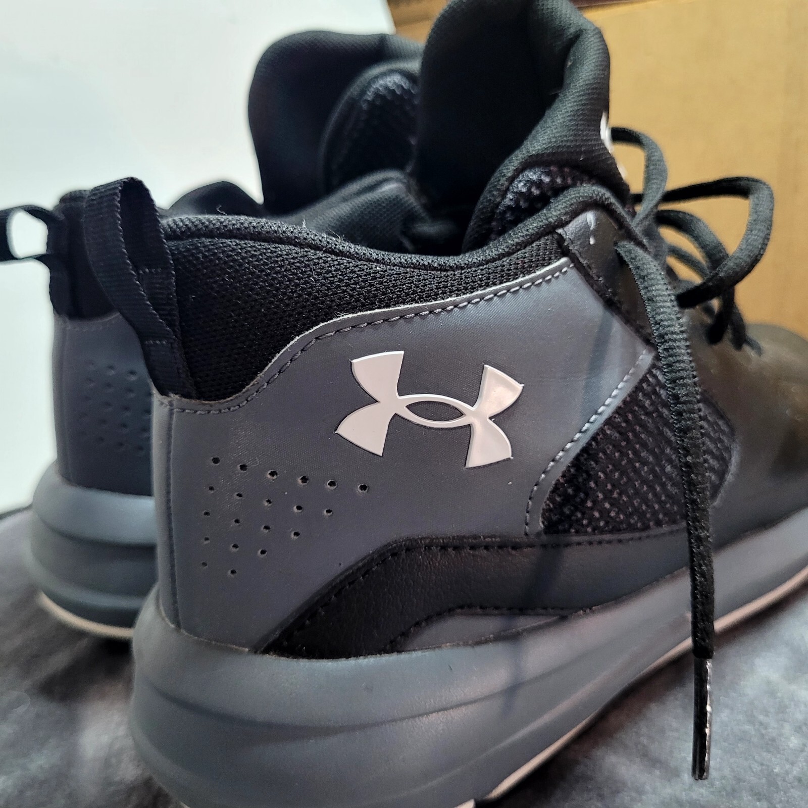 Under Armour Youth Lockdown 5 Basketball Shoes Boys 7Y Black Gray 3023533-001